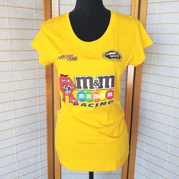 Nascar Kyle Busch T-Shirt Short Sleeve Yellow M&M's #18 Racing Tee Size Medium - Picture 1 of 8